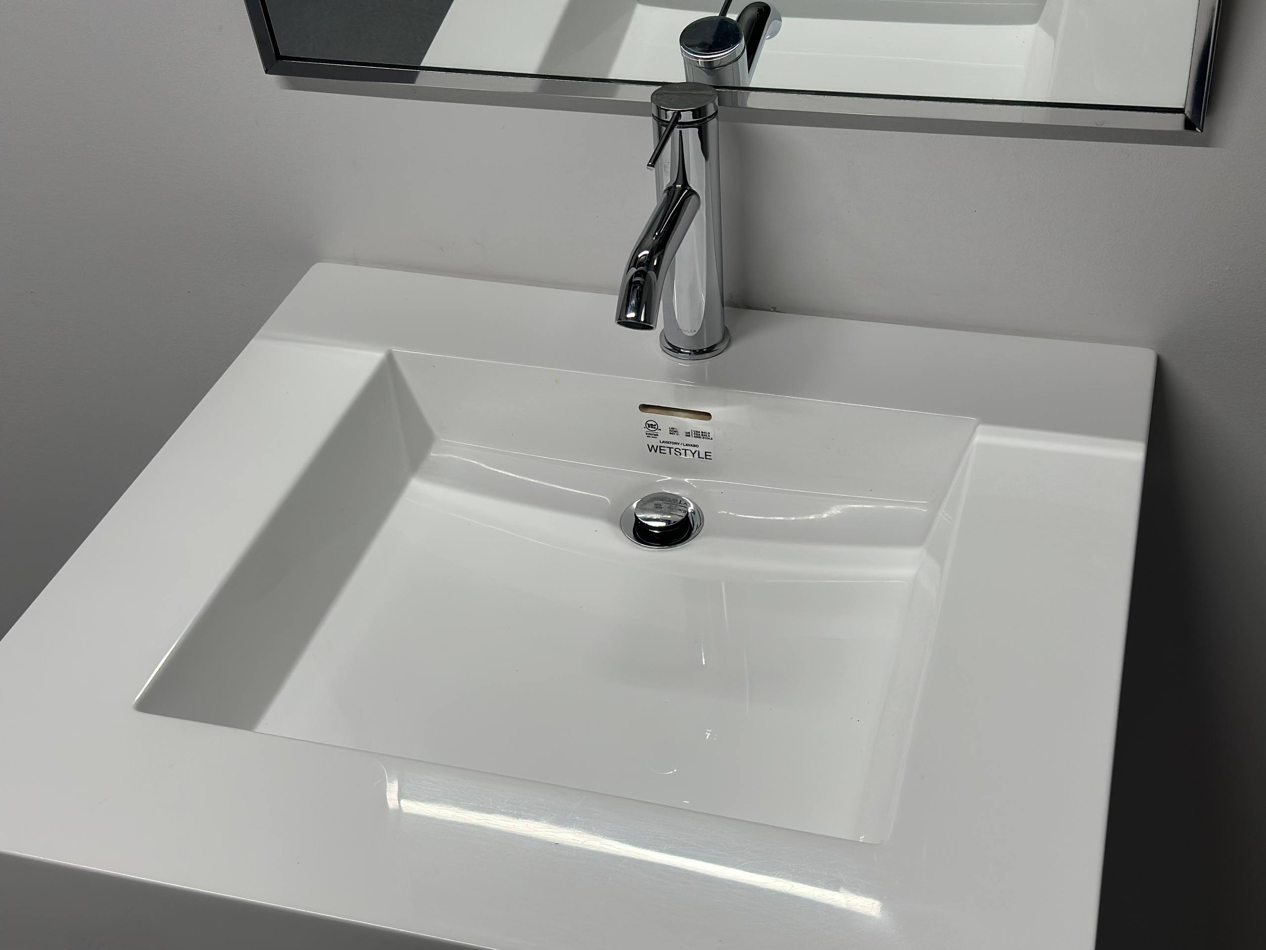 Bathroom sink after cleaning